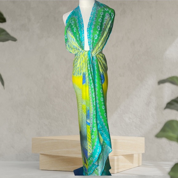 Camilla 100% Silk OS One-Size
Multi-Wear Sarong Maxi Dress
Cover-Up - Picture 2 of 15